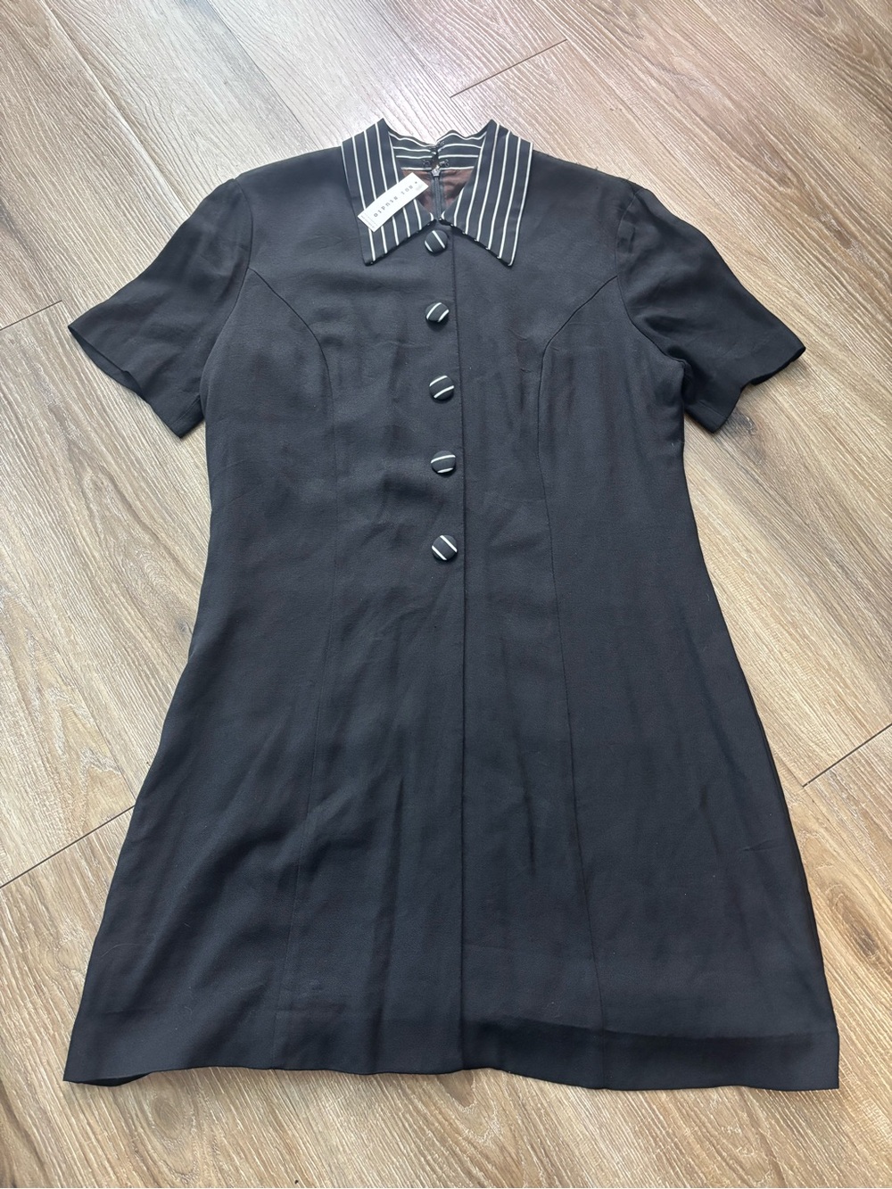 Virgo Black Vintage Beautifully Lined Short-Sleeve Dress with Striped Collar